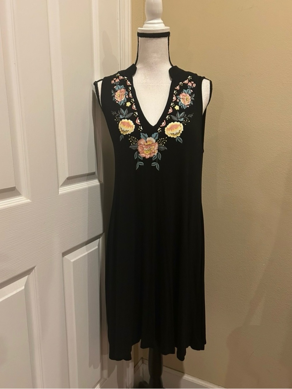 Sugar Sleeveless Black Mini Dress with Floral Embroidery